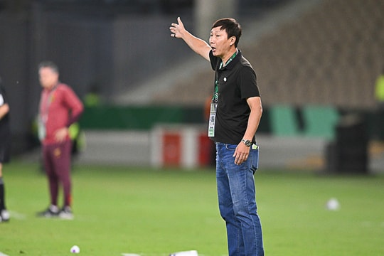 U23 Việt Nam chạm trán U23 Hàn Quốc: HLV Kim Sang-sik và canh bạc hàng thủ chắp vá