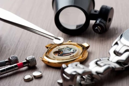 Thời gian sử dụng của pin đồng hồ và những kinh nghiệm khi thay pin