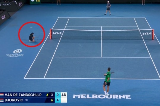 Novak Djokovic suýt bị truất quyền thi đấu tại Australia Mở rộng 2026 vì đánh bóng nguy hiểm