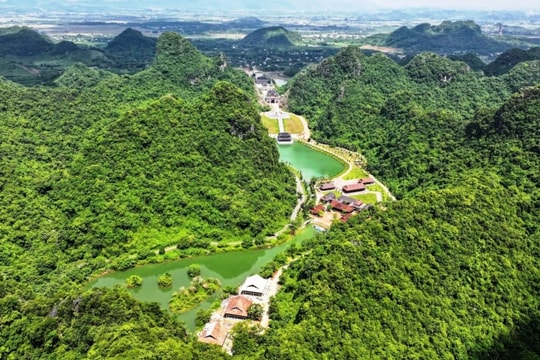 Ninh Bình: Khám phá Thung Ui - 'phim trường cổ trang' mới nổi sát vách chùa Bái Đính