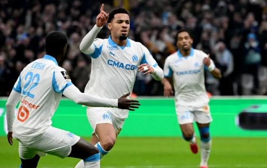 Marseille thắng thuyết phục Lens 3-1: Ethan Nwaneri lập siêu phẩm ra mắt Ligue 1