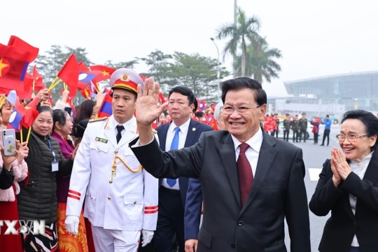 Tổng Bí thư, Chủ tịch nước Lào và Phu nhân đến Hà Nội, bắt đầu thăm cấp Nhà nước tới Việt Nam