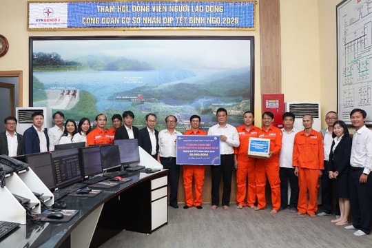 Tổng công ty Phát điện 2 thăm, chúc Tết người lao động Công ty Cổ phần Thủy điện A Vương