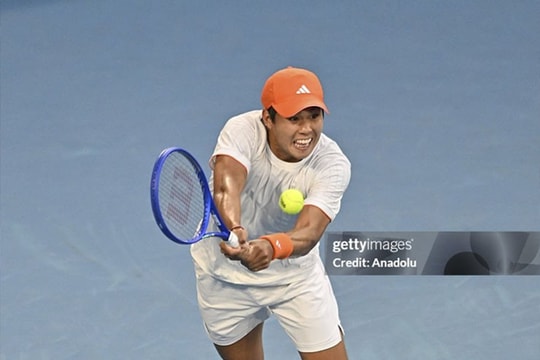 Learner Tien lập kỷ lục lịch sử tại Australian Open 2026 sau khi hạ gục Medvedev