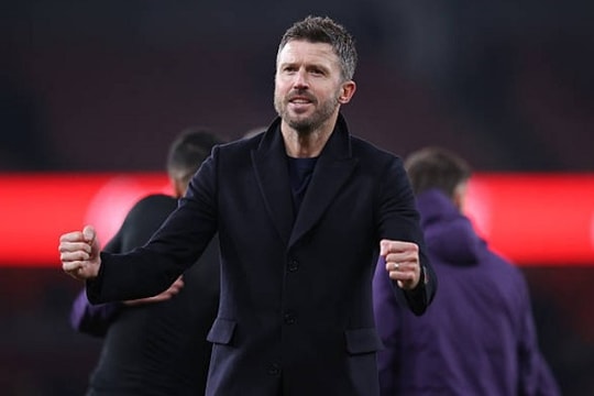 Hạ gục Arsenal 3-2 tại Emirates, Man Utd lột xác ngoạn mục cùng Michael Carrick