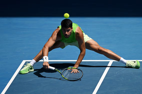 Carlos Alcaraz và vũ khí thời tiết tại Australian Open: Jannik Sinner gặp thách thức lớn