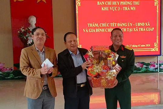 Thăm, tặng quà các đối tượng chính sách Tết Bính Ngọ 2026