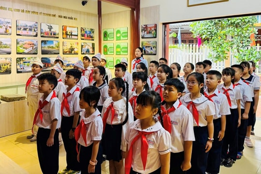 Kết nạp Đội ở "địa chỉ đỏ"