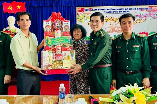Chúc Tết Trung tâm Phụng dưỡng người có công và các phường biên giới biển thành phố