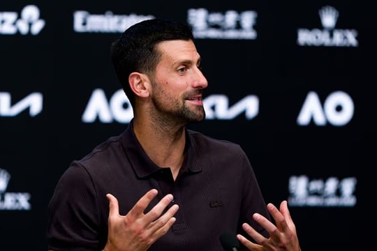 Novak Djokovic phản ứng gắt về Sinner và Alcaraz: Đừng quên 15 năm tôi thống trị
