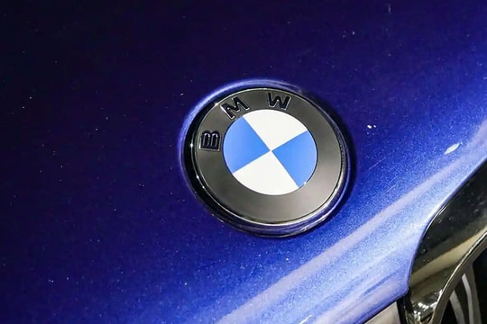 BMW thay đổi logo sau 27 năm: Bước ngoặt hướng tới tương lai điện hóa toàn cầu