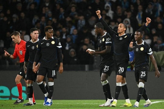 Chelsea ngược dòng kịch tính 3-2 trước Napoli: Joao Pedro rực sáng tại Diego Maradona