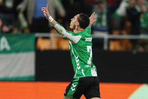 Antony rực sáng với siêu phẩm và kiến tạo giúp Real Betis hạ gục Feyenoord 2-1
