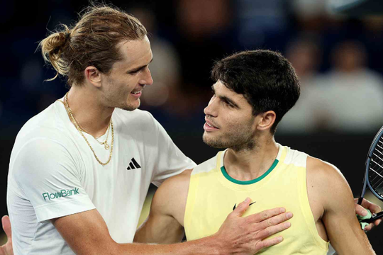 Alcaraz đấu Zverev tại bán kết Australian Open 2026: Đòi nợ Melbourne hay lịch sử gọi tên?