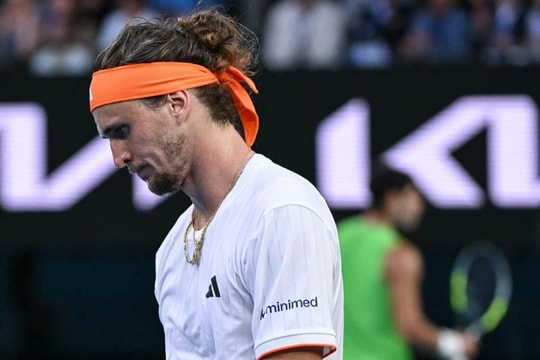Zverev tố trọng tài thiên vị Alcaraz và loạt tin thể thao nóng sáng 31/1