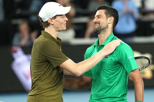 Novak Djokovic hạ gục Sinner để vào chung kết Australian Open 2026: Đẳng cấp của 'ông già gân'