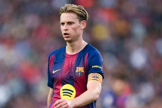 De Jong trở lại: Lời giải cho bài toán kiểm soát của Barcelona trước Elche