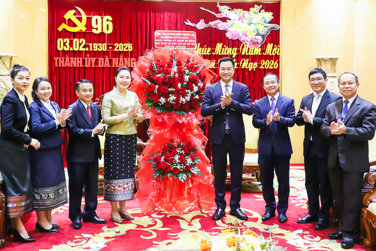 City leaders receive the new Consul General of Laos in Da Nang