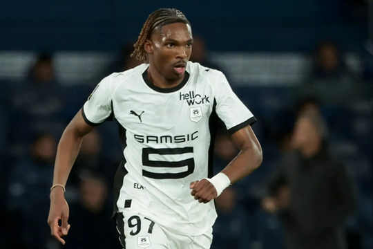 Liverpool sẵn sàng phá kỷ lục chuyển nhượng để giành Jeremy Jacquet trước mũi Chelsea