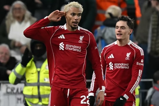 Liverpool đè bẹp Newcastle 4-1: Hugo Ekitike rực sáng tại Anfield
