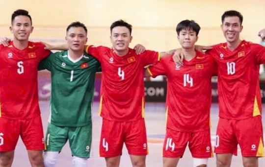 Việt Nam chạm trán Indonesia tại tứ kết futsal châu Á; Nguyễn Xuân Son gây sốt truyền thông