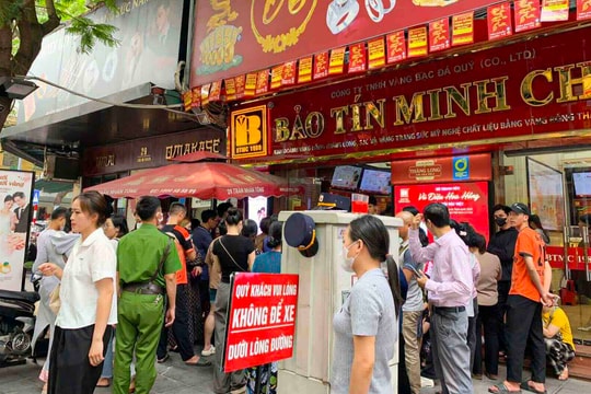 Giá vàng cập nhật 12h trưa hôm nay 3/2/2026: Giá vàng SJC, nhẫn 9999 tăng 7,5 triệu; vàng thế giới tăng lên 4800 USD