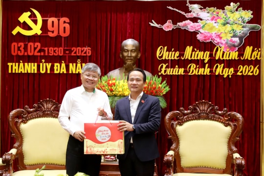 Tập đoàn Công nghiệp Cao su Việt Nam thăm, chúc Tết Thành ủy và UBND TP. Đà Nẵng