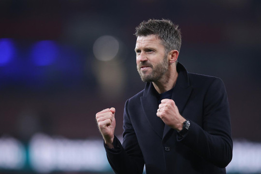 Michael Carrick hồi sinh bản sắc Manchester United sau chiến thắng kịch tính trước Fulham