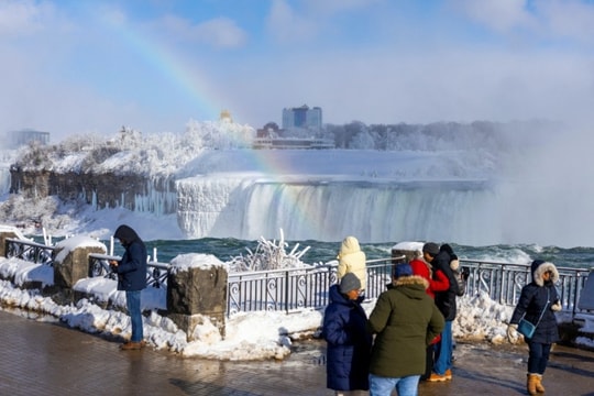 Thác Niagara: Chiêm ngưỡng kỳ quan đóng băng huyền ảo giữa mùa đông Canada