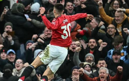 Benjamin Sesko ghi bàn phút 90+4 giúp MU thắng kịch tính Fulham 3-2 tại Old Trafford