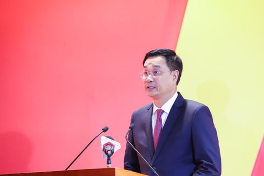 Xây dựng Đảng bộ và hệ thống chính trị Đà Nẵng vững mạnh với phương châm “Tư duy mới - Tầm nhìn xa - Hành động quyết liệt - Hiệu quả thực chất”