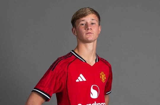 Jim Thwaites: 'Viên ngọc' Carrington giúp Man United tiết kiệm 100 triệu bảng ở hàng tiền vệ