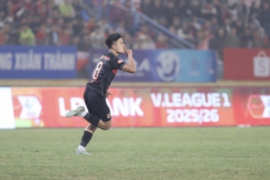 Trần Thành Trung tỏa sáng trước Nguyễn Filip: Lời chào hàng nặng ký gửi HLV Kim Sang-sik
