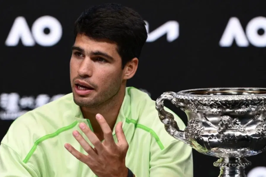 Carlos Alcaraz hoàn tất Career Grand Slam ở tuổi 22 và thông điệp đanh thép gửi làng tennis
