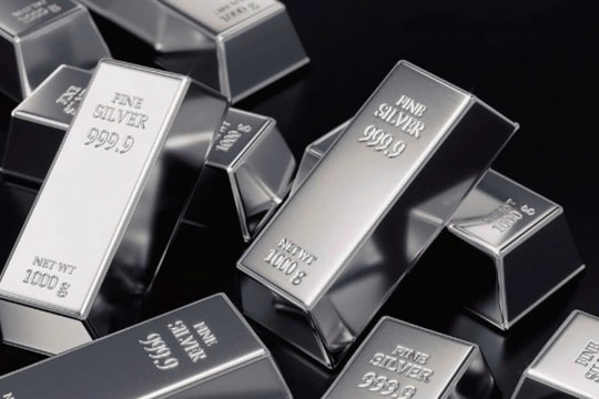 Giá bạc hôm nay 3/2: Giảm sâu hơn 7 USD/ounce, thị trường biến động mạnh