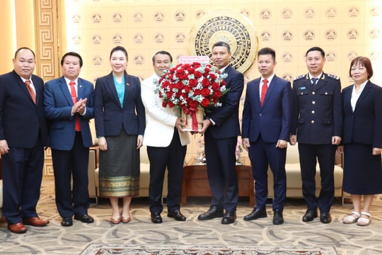 Lãnh đạo tỉnh Savannakhet (Lào) chúc Tết cổ truyền tại Đà Nẵng