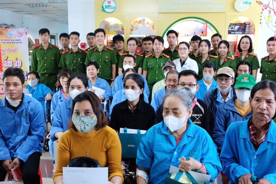 Mang Tết đến với người yếu thế