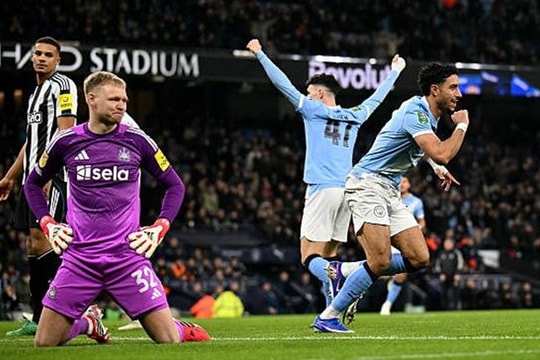 Hủy diệt Newcastle 3-1, Man City hẹn Arsenal tại chung kết EFL Cup