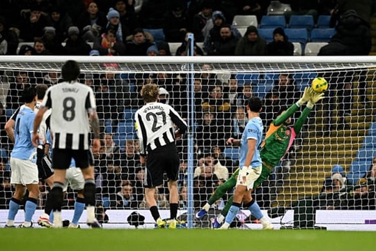 Man City vào chung kết Carabao Cup: Reijnders và Trafford tỏa sáng trước đại chiến Arsenal