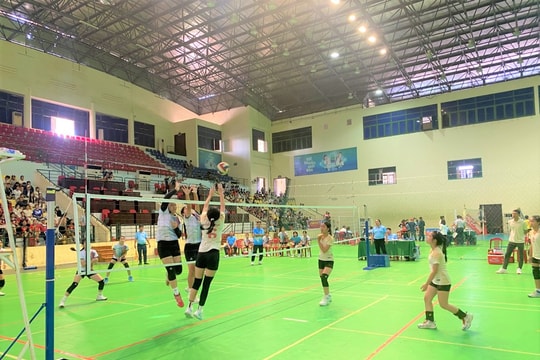 Khởi tranh vòng chung kết Giải bóng chuyền học sinh thành phố Đà Nẵng