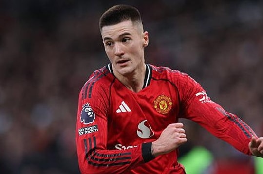 Vồ hụt Liam Delap hóa vận may: Tại sao Benjamin Sesko mới là chân ái của Man Utd?
