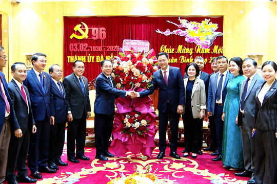 Da Nang welcomes Salavan Provincial Party Secretary for Lunar New Year visit