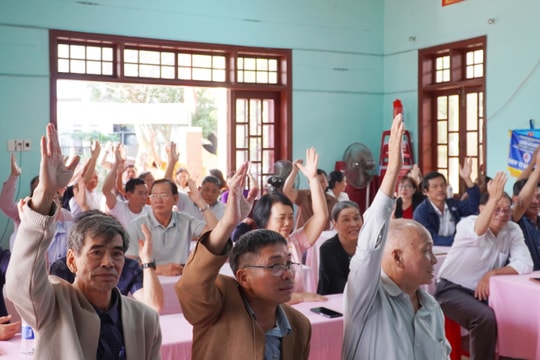 Lấy ý kiến nhận xét của cử tri nơi cư trú đối với người ứng cử đại biểu Quốc hội khóa XVI