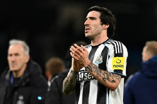 Arsenal xây chắc ngôi đầu: Gabriel Martinelli lọt tầm ngắm Barcelona, Sandro Tonali chọn Emirates