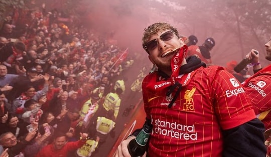 Nghịch lý Harvey Elliott tại Aston Villa: Tài năng trẻ bị đóng băng vì điều khoản 35 triệu bảng