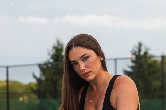 Alexandra Jaksec: Nữ tay vợt phá vỡ định kiến về hình thể trên sân tennis