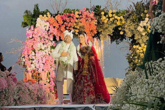 Indian couple kicks off Da Nang’s wedding tourism season 2026
