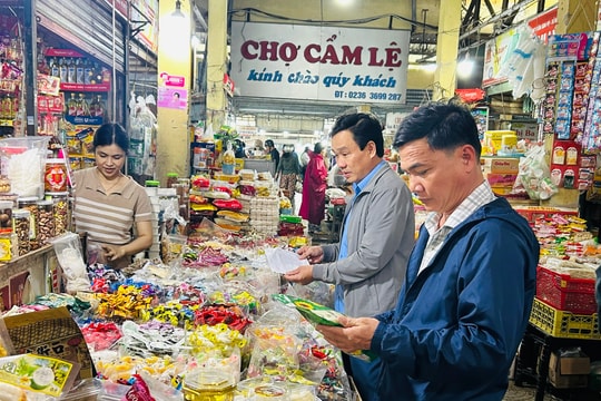 Sôi động thị trường hàng hóa Tết