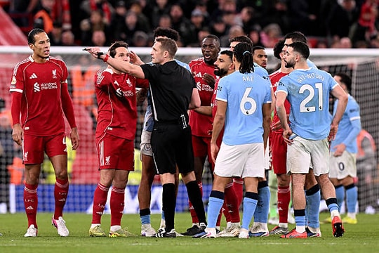 Liverpool gục ngã trước Man City tại Anfield: Khi sai lầm và thẻ đỏ đánh gục hy vọng Top 4
