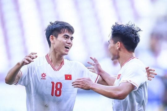Giải mã lý do Khuất Văn Khang luôn được mọi đời HLV đội tuyển Việt Nam trọng dụng